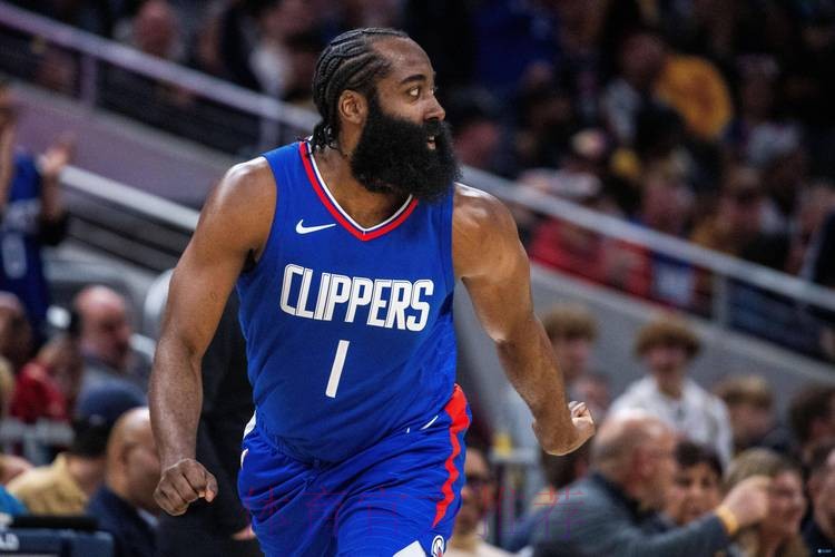 卢谈哈登：到了比赛末段，他总能找到办法把我们带回家